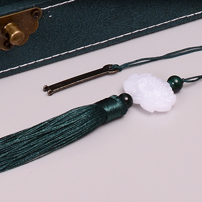 Minimalist Single Layer Flannel Jewelry Organizer with Secure Lock