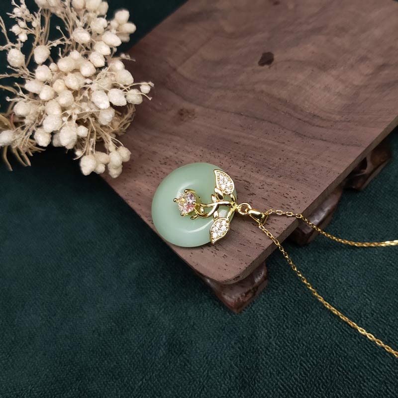 Round Jade Leaf Blessing Fortune Necklace Chain Pendant