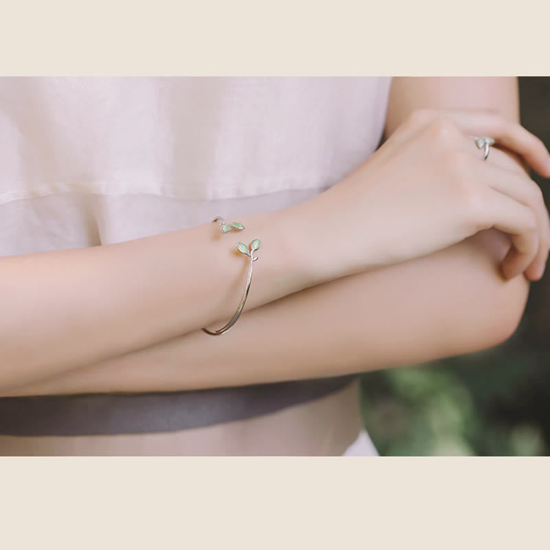 Leaf Pattern Cat Eye Support Cuff Bracelet Bangle