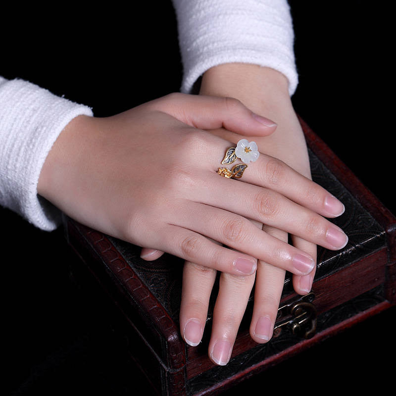 Botanical White Jade Plum Blossom Leaf 925 Silver Plated Copper Ring
