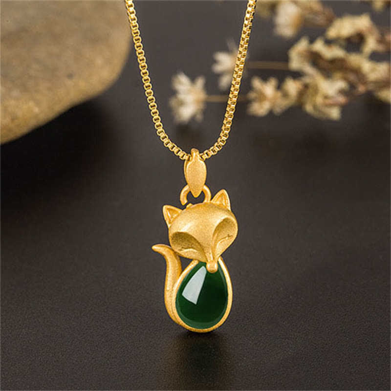Green Chalcedony Fox Pattern Courage Necklace Pendant