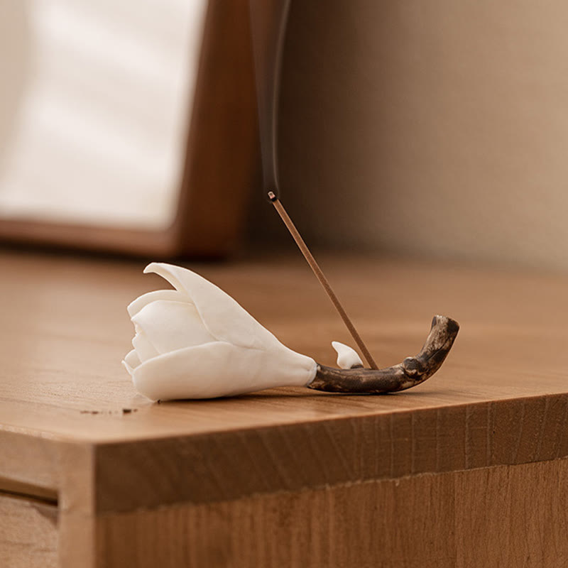 Ceramic Gardenia Flower Pattern Incense Burner for Mindful Aromatic Practice