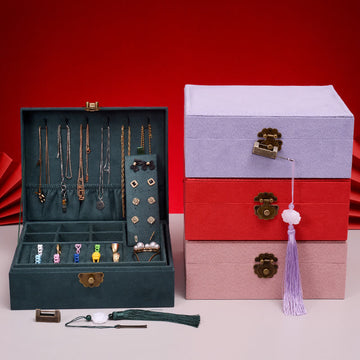 Elegant Two-Layer Flannel Jewelry Box Organizer with Secure Lock